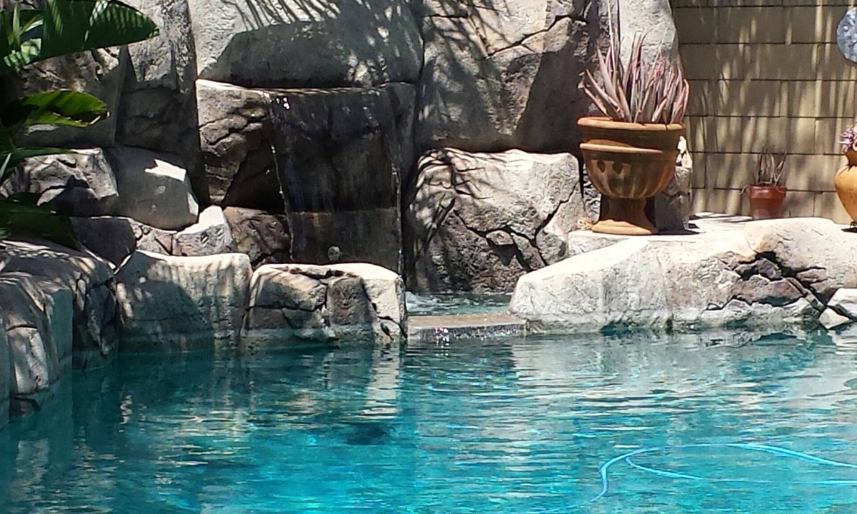 Southeast Anaheim House | 2.5 Miles to Disneyland Luxury 2,850 sq. ft. HEATED SPA REG2015-00090