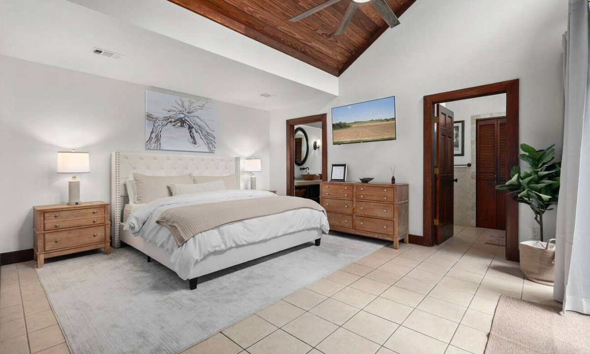 Heron Oaks House | Amelia Island newly renovated with PRIVATE POOL, SPA, GOLF CART, BIKES,and more!