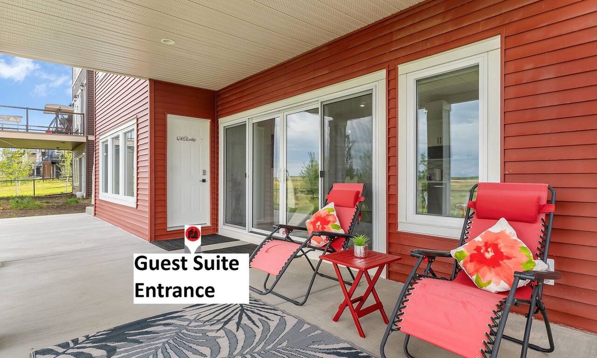 Calgary House | Brand new 1200 sq ft spacious secondary suite, short drive from YYC airport.