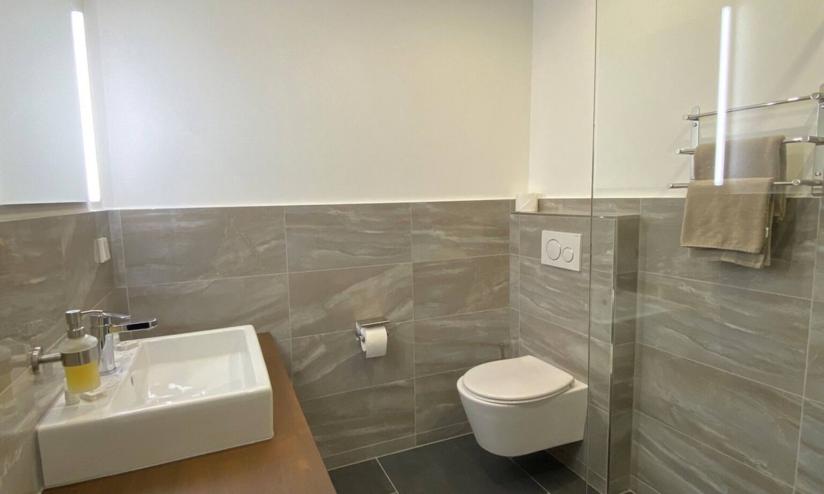 Ueberlingen Apartment | Bright, recently renovated apartment with a terrace, a 2-minute walk from Lake Constance