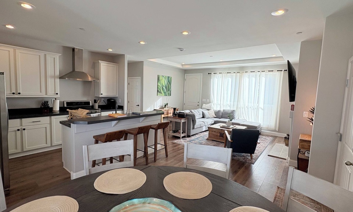 Malibu House | Cute 3 Bdr Home W/Pool/Spa & Amazing Views In Malibu Mtns. 15 Min From Beach