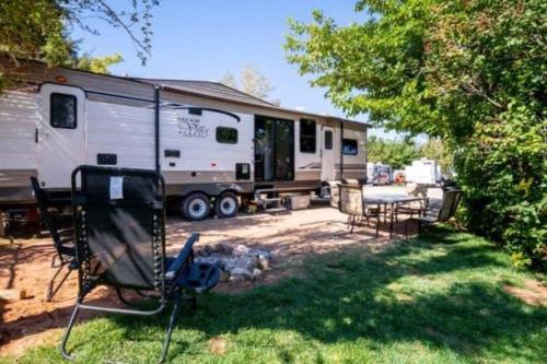 Moab South Valley House | Destination RV Fully Setup OK45