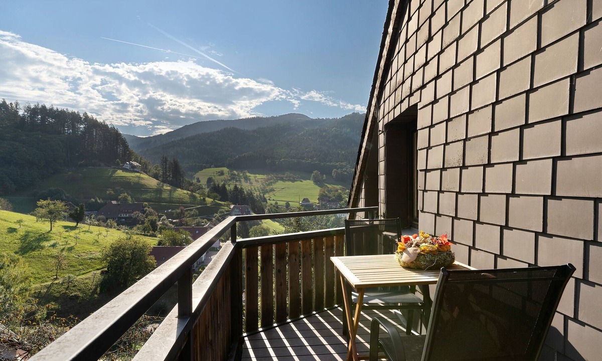 Busterbach House | Holiday Home 'Schwarzwaldleben' with Mountain View, Balcony and Wi-Fi