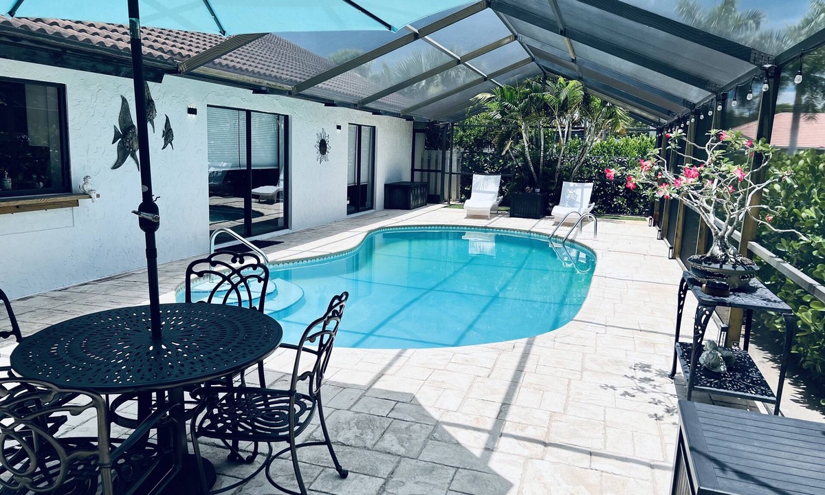 Bonita Springs House | Pet Friendly Beach House. Very safe and quiet neighborhood