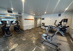 Aspens #461 Prime Ski-in Ski-out Location! Pool, Hot tubs, BBQ, sleeps 4 in Whistler