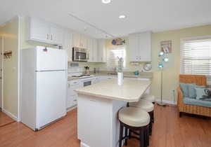 Charming 3BR 2BA Unit, Close to the Beach, Great Restaurants and Shopping! in Ocean City