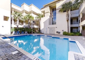Dog-Friendly Tennis Villas Condo With Prime Location + Shared Pool, Free WiFi in Fernandina Beach