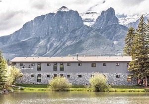 Lamphouse Hotel in Canmore