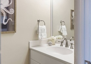 Multi Level, Island Club, Oceanfront Complex, Great Amenities, Lagoon View, Balcony, Pool, Tennis in Hilton Head Island
