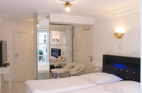 Memmingen House | 3 | Accommodation - Apartment Storchenfärbe