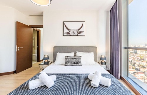 Atasehir Apartment | Charming Modern Flat with Captivating City View in Atasehir