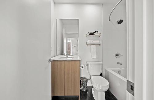 Connaught Condo | Cosmopolitan Calgary, Modern Loft
