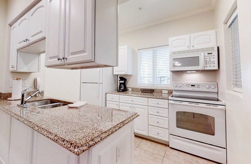 Fernandina Beach Condo | Dog-Friendly Home Located In Gated Community w/Shared Pool, WiFi, Central AC, WD