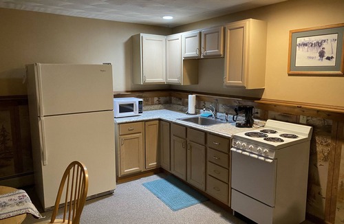 Dryden Apartment | Efficiency Apt between Cornell, SUNY Cortland -Handicap Accessible