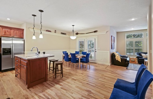 Eagle House | Executive residence in Eagle, Idaho! Perfect for family gatherings!