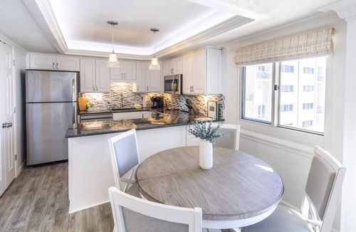 Sunnyside Condo | Fall Dates Available! Oceanfront! Book Now!