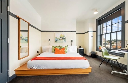 East Liberty Apartment | Kasa Comfy Studio Explore East Liberty The Maverick