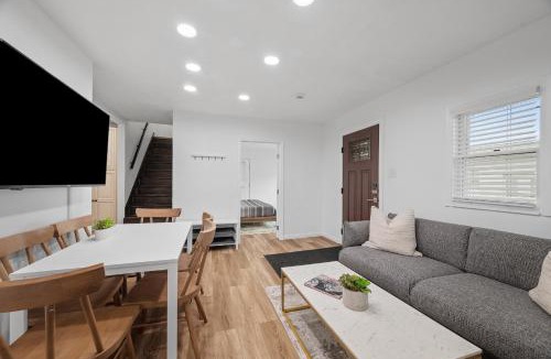 Bakerstown Apartment | Modern & Spacious Four Bedroom Apartment in Gibsonia, Pittsburgh, Unit 1