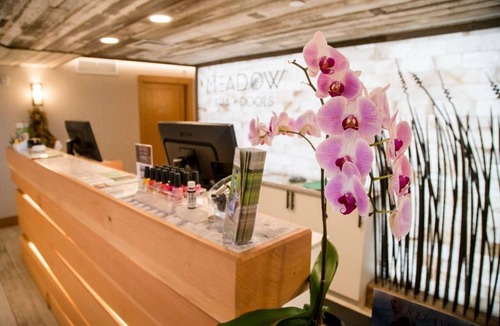 Banff Hotel | New Accessible Room, 1 Minute from Banff Centre!