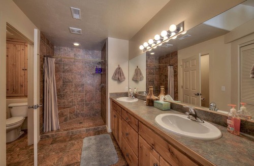 Moab South Valley House | Quiet & Spacious Rim Village Townhome, Views, 2 King Beds, Community Pool/Spa