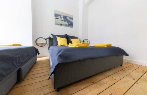Barmbek-Sued Apartment | Spacious Apt. for 9 in great location