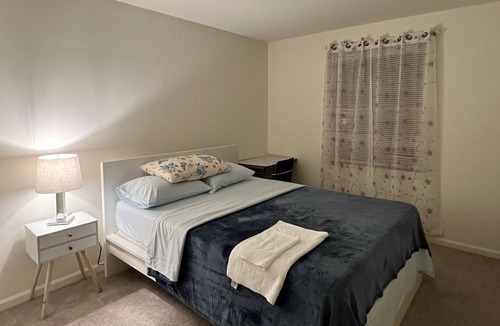 Norristown House | Spacious One Bed One Bath in a Condo