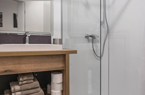 Hunerbach Apartment | Studio Apartment 'Eifelzauber' with Shared Terrace, Wi-Fi and Air Conditioning