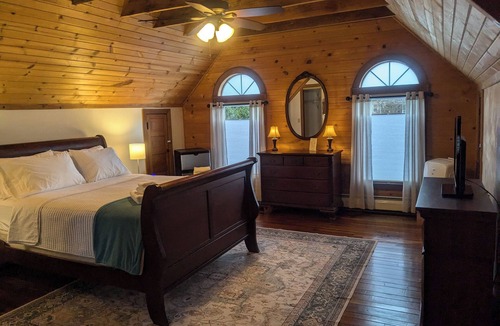 Meadville Bed & Breakfast | The Carriage House Inn Bed and Breakfast