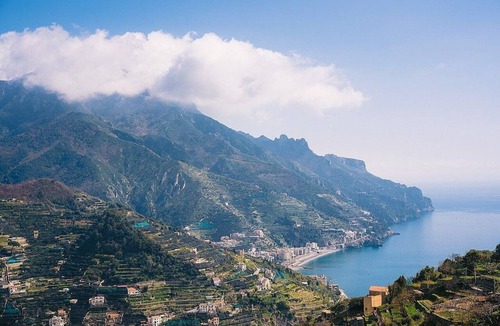 Ravello Villa | Villa Arletta: A characteristic two-story ancient house located on a hillside, facing the sea.