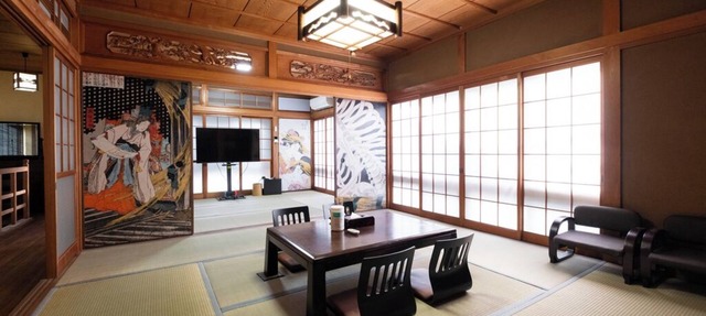 130 square meter private house with the sparkling sea in front of you/Port town near the market/Nostalgic trip full of emotion/Max. 12 people/Pets OK/10 minutes from the station/Famous for Hinase Oysters in Bizen-shi