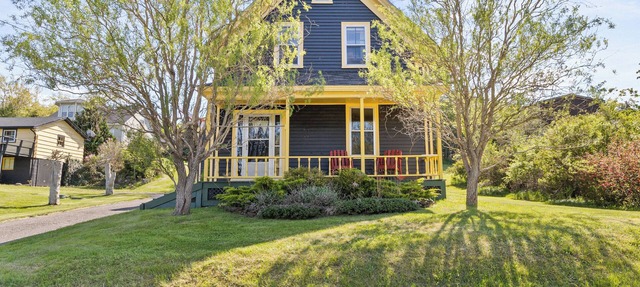 1880s home with modern amenities in West Lahave in Pleasantville