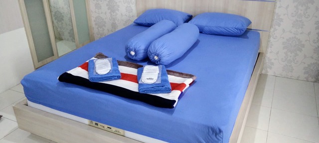 1BR @ Apartment Salemba w/hot shower & complimentaries in Jakarta