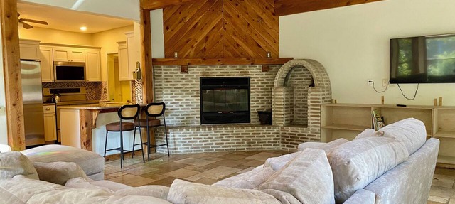1BR Retreat w Pool in Historic Cochranton Home in Cochranton