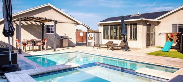 1mile to Disneyland family friendly House with a pool, hot tub, and game room in Anaheim