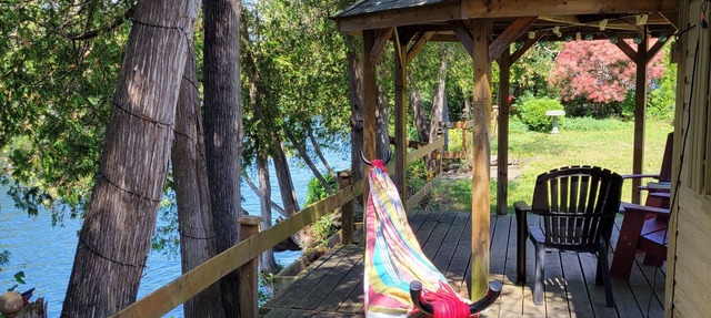 2 Bedroom Waterfront Getaway in Fenelon Falls in Kawartha Lakes