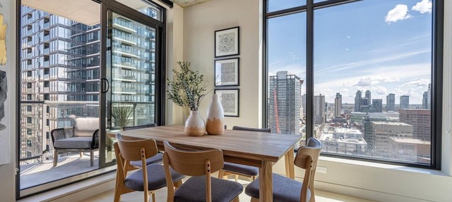 2BR 2BA Rustic Japandi Inspired Design Theme - 6 Guests & POOL! in Calgary