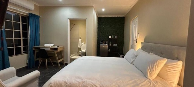 3-bedroom self-catering home in welcoming Centurion with AC in Centurion