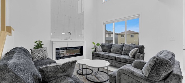4 Bedrooms, 3 washrooms, and 2 living rooms, Luxury Home Close to Amenities in Leduc
