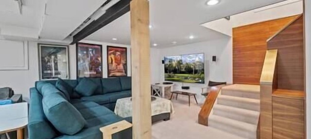 9 Guests | King Bed | Pin Ball | BBQ | Piano in Calgary