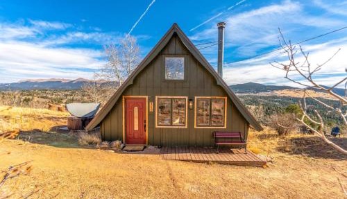 A-Frame Cabin with Hot Tub and Epic Pikes Peak Views in Cripple Creek