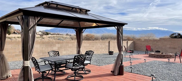 ABQ Home Overlooking Mountain- Near Sandia Tramway + Balloon Fiesta in Albuquerque