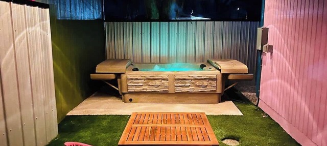 Agave Tiny House@Cactus Flower+Private Hot Tub+Pet Friendly! in Albuquerque