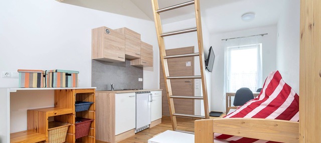 Alpen-hostel - Apartment Mittagsonne - Buxacher Straße 23 mit Motoradvermietung in Memmingen