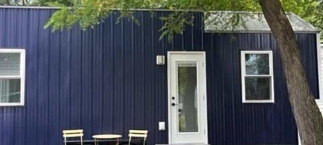 An adorable tiny home perfect for your tiny getaway! in Elizabethtown