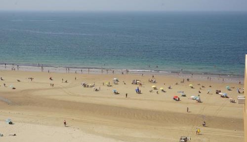 Apartamento La Mar de Cerca. Terraza vistas Mar. 1ª Linea Playa in Cádiz