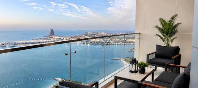 Beach Front 2BR Panoramic Sea View in Lusail