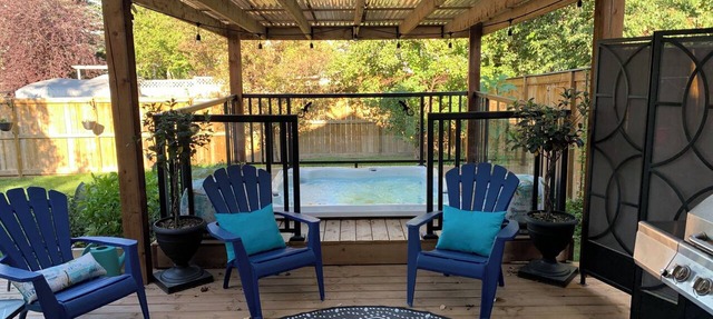 Beautiful and Spacious Home w/Huge Yard in Quiet Family Cul‑de‑Sac in Calgary