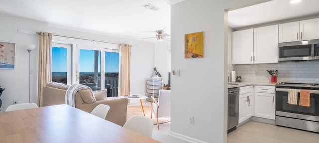 Beautiful Condo Just Steps to an Amazing Stroll on the Beach in Fernandina Beach