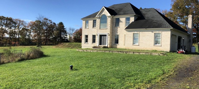 Big And Spacious 5-Bedroom With Outdoor Pool in Kunkletown near Blue Mountain in Kunkletown