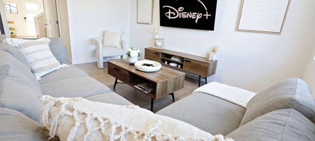BoHo Retreat with King Beds|A/C|Disney+|Near WEM in Edmonton